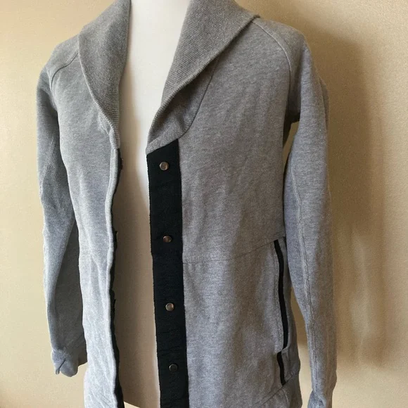 Lululemon Jacket - Picture 4 of 10